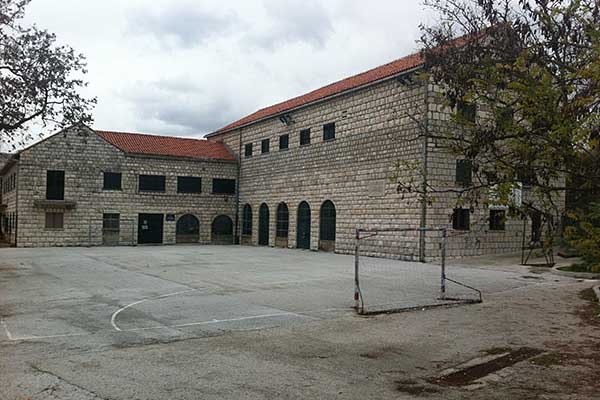 Nove upute za vrtić i &scaron;kolu; Cijepljene odgojiteljice i učiteljice razredne nastave vi&scaron;e ne moraju nositi maske