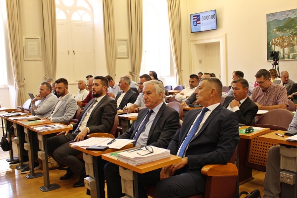 Županijska skup&scaron;tina prihvatila izvje&scaron;će o radu župana, dodijeljeno 26 koncesija za bavljenje akvakulturom