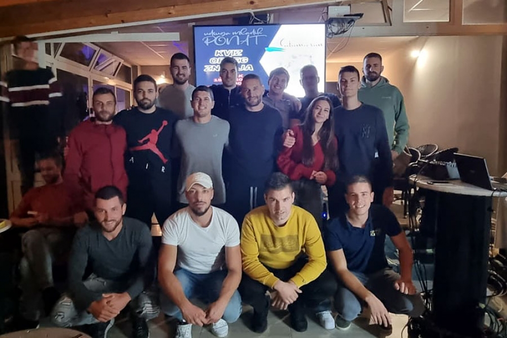 U nizu kvizova Udruge mladih Ponat, u petak u Catamarana održan kviz za Rukometni klub Ardiaei
