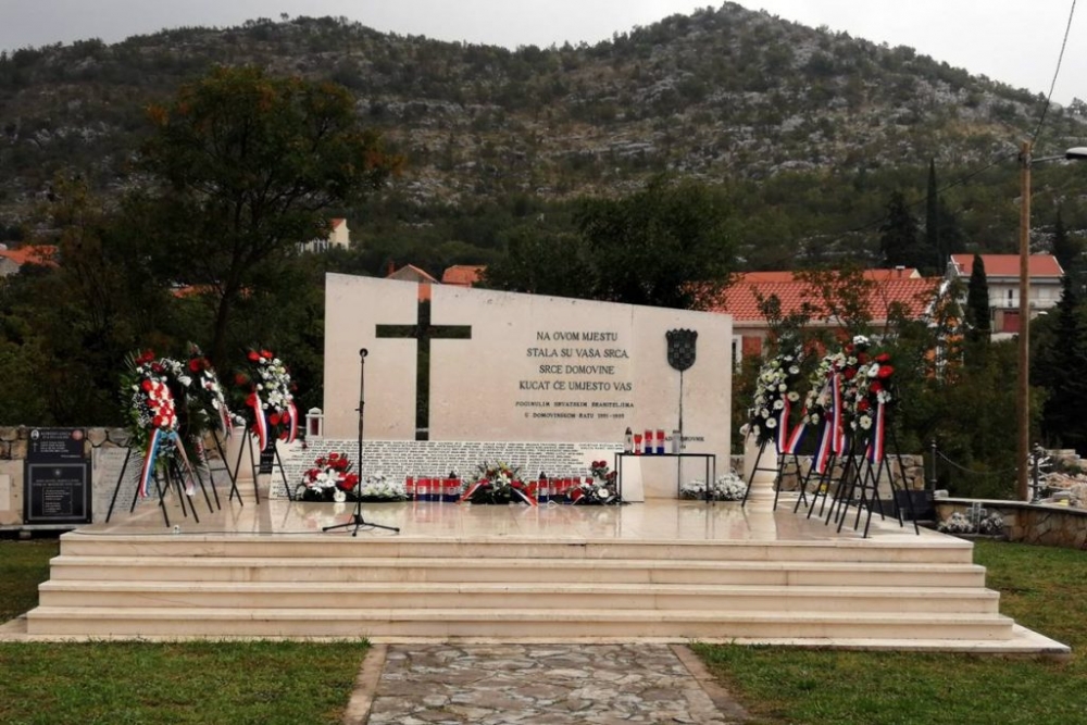 Obilježena 17. obljetnica otkrivanja spomenika poginulim hrvatskim braniteljima na &scaron;irem području Osojnika
