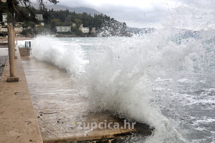 Narančasto upozorenje za dubrovačko područje; Danas jako, od sredine dana i olujno jugo