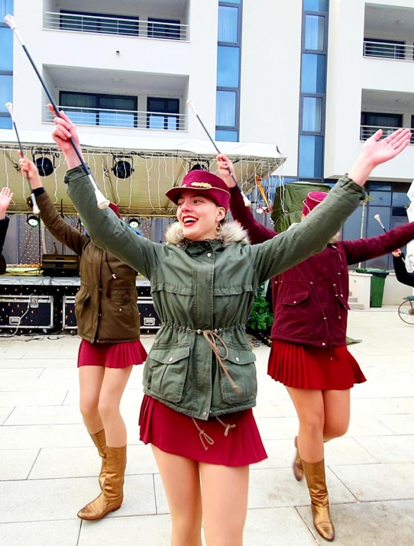 Unatoč velikoj hladnoći Župske Mažoretke jo&scaron; jednom nastupile na Adventskom trgu (FOTO)