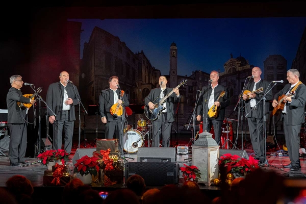 U sklopu manifestacije "Najljep&scaron;e melodije Dalmacije"; Klapa Subrenum održala dva koncerta u Sloveniji