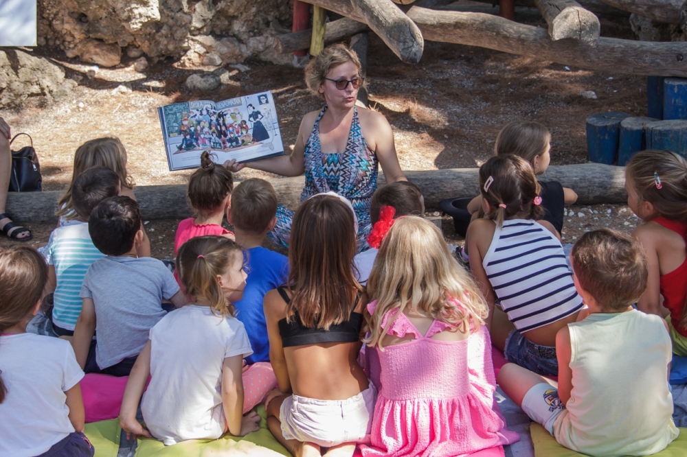 Župske Knjige pod stablima počinju "valovima ma&scaron;te", a zavr&scaron;avaju "detektivskom pretragom" romana Renate Zlatković