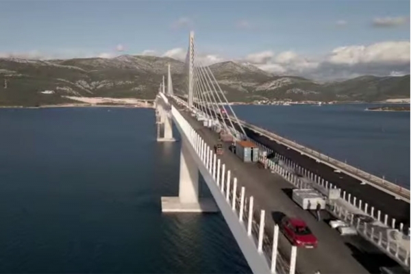 Radovi na Pelje&scaron;kom mostu u prosincu 2021. - Pogledajte snimke Hrvatskih cesta (VIDEO)