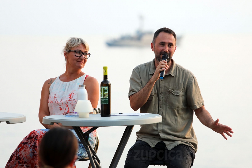 Čitateljski klub u Lazaretima u četvrtak 12.kolovoza; Vedran Mezei predstavlja svoj književni rad