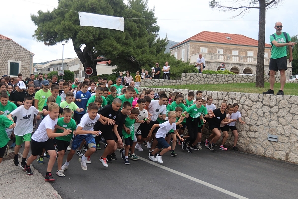 Na humanitarnom Ekokrosu s gotovo 200 sudionika prikupljeno 1.360,40 eura (FOTOGALERIJA)