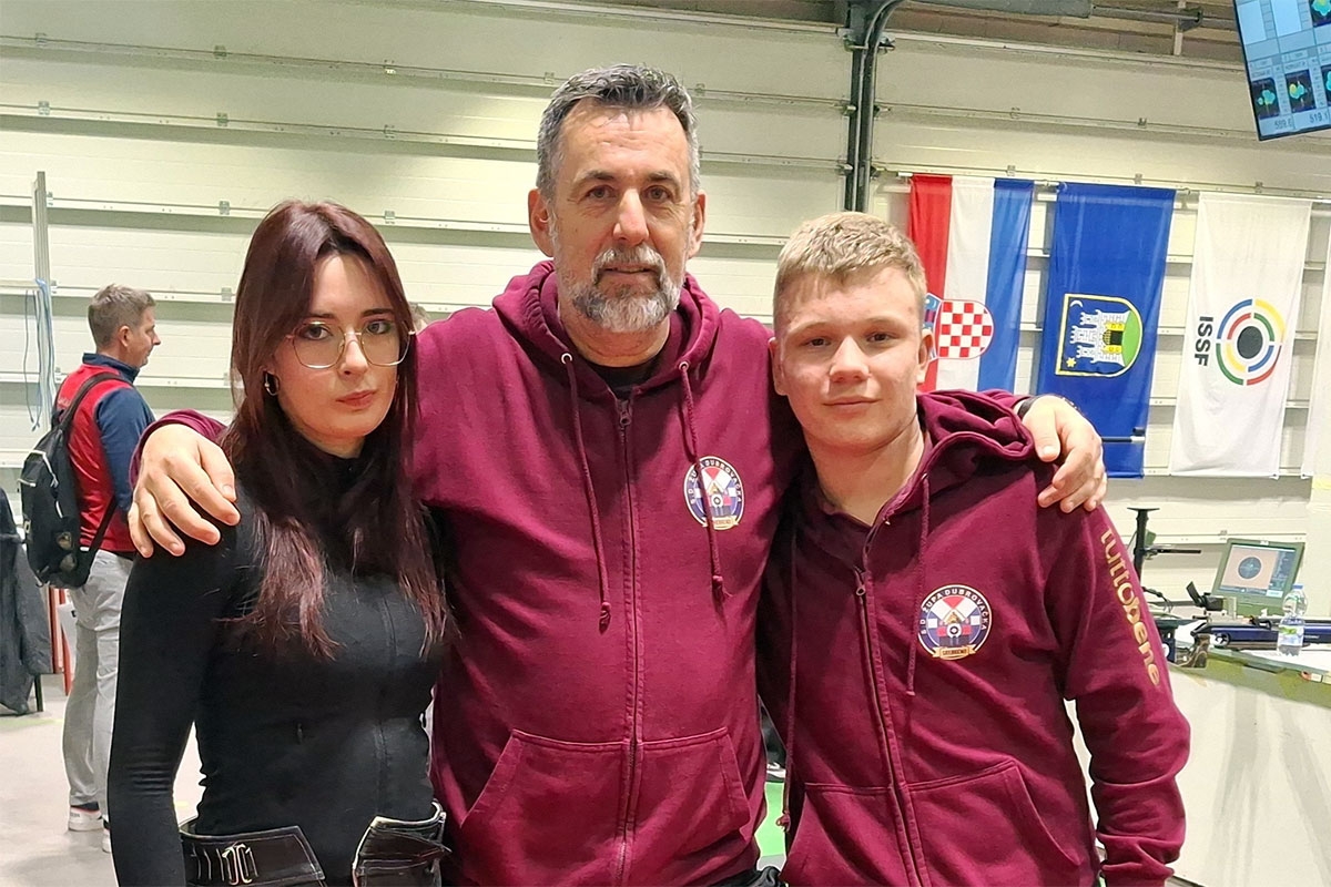 Andrea Kalacanović i Marko Handabaka na juniorskom i mlađe juniorskom Prvenstvu Hrvatske u Zagrebu (FOTO)