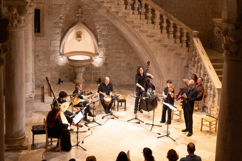 Glazbeni program 76. Igara; L'Arpeggiata i Christina Pluhar izveli pomno odabran program u Dvoru