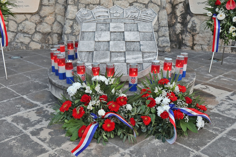 Čestitamo Vam Dan državnosti Republike Hrvatske