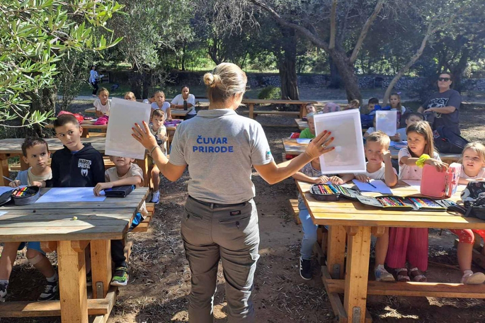 "Oboji kartu &ndash; istraži Lokrum" - edukativna radionica učenika drugog razreda župske &scaron;kole na Lokrumu