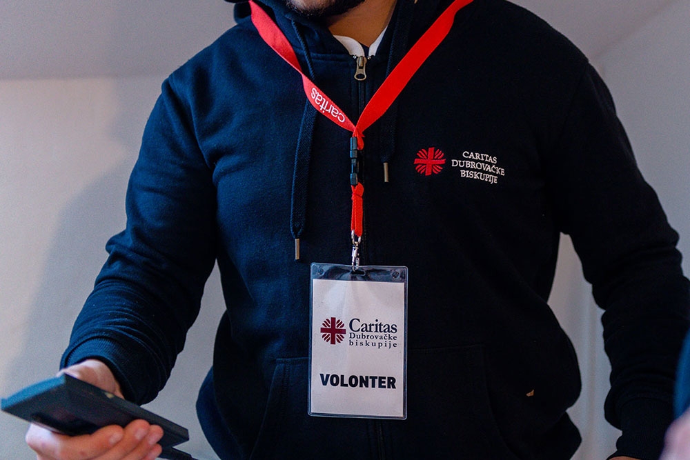 Caritas i ove godine s trgovačkim lancima organizira adventsku akciju &rdquo;Dodaj u ko&scaron;aricu&rdquo;