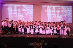 "Dobar večer ko 'j u kući" - Prvi Božićni koncert KUD-a Marko Marojica (FOTOGALERIJA)