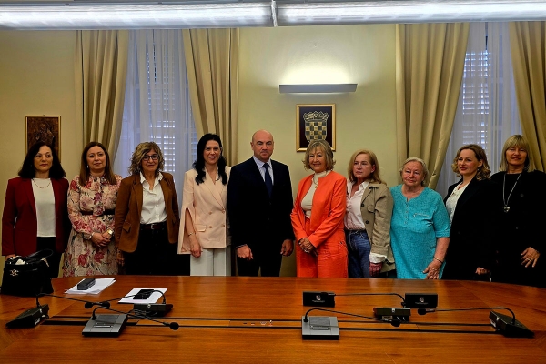 Župan Pezo potpisao je godi&scaron;nje ugovore s udrugama koje pomažu najranjivijim skupinama