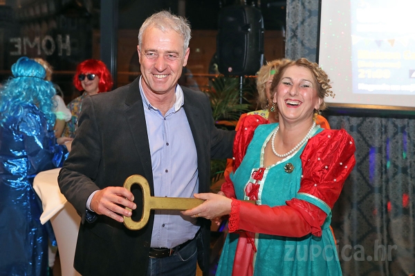 Ustoličenje nove župske vlasti; Ključ od Općine u rukama predsjednice karnevala (FOTO)