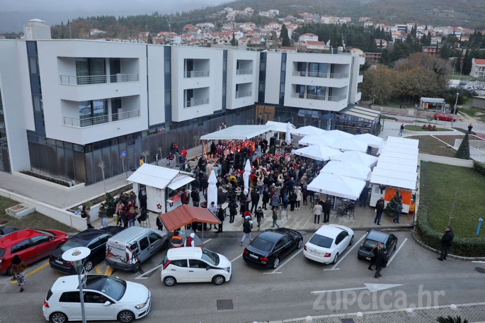 Nazdravlje Vam Stara godina ! Župa prvi put ima organizirani doček Nove na otvorenom
