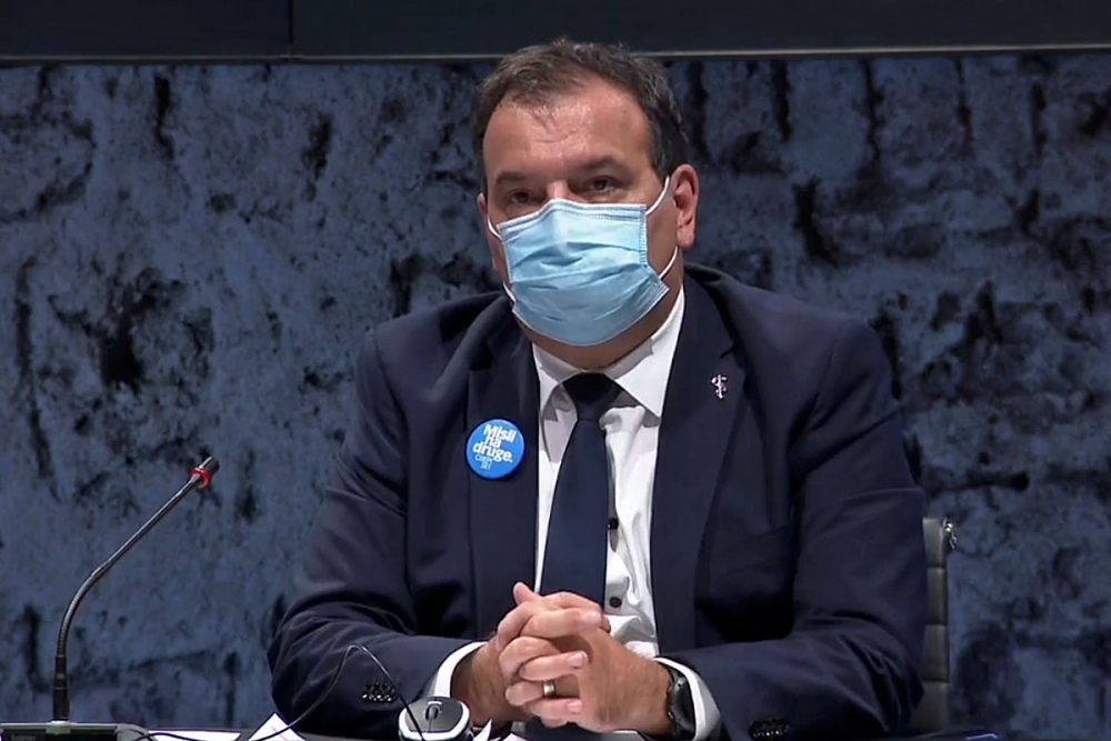 U posljednja 24 sata testirano 6.742 osoba - 1098 novih slučajeva zaraze, na respiratoru 194 pacijenta, 38 preminulih