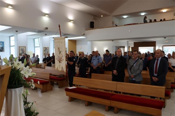 Djelatnici PU Dubrovačko-neretvanske na misnom slavlju povodom sv. Mihajla - za&scaron;titnika policije