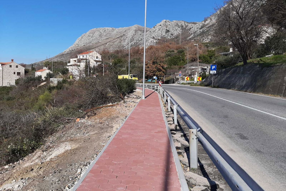 Izgradnja i uređenje nogostupa na dionici državne ceste D8 u Platu u zavr&scaron;noj fazi