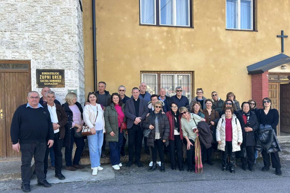 Vjernici Župe Svetog Ilara hodočastili u Goražde u zavjetnu crkvu Drinskih mučenica (FOTO)