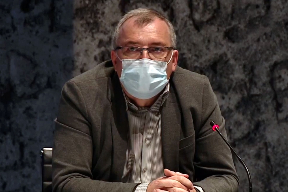 U posljednja 24 sata 4396 novih slučajeva zaraze, na respiratoru 304 pacijenata, preminule 64 osobe