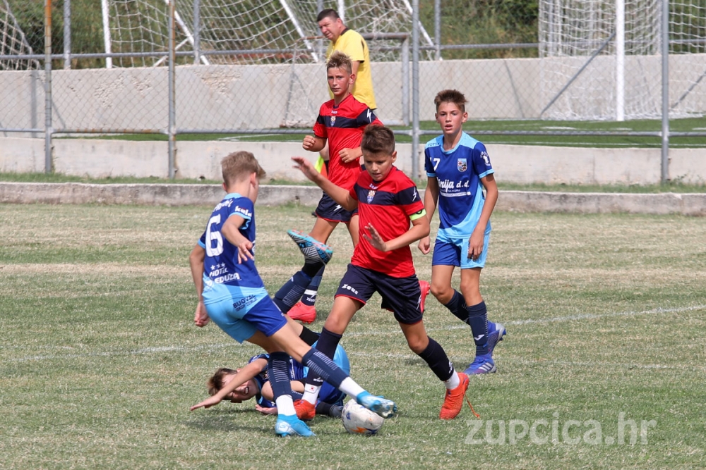 Druga dalmatinska liga; Župa odigrala odgođene utakmice u Vodicama; Mlađi pioniri pobijedili, Juniori izgubili