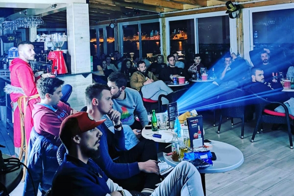 U organizaciji Udruge Mladih Ponat u Catamaranu održana prva filmska večer (FOTO)