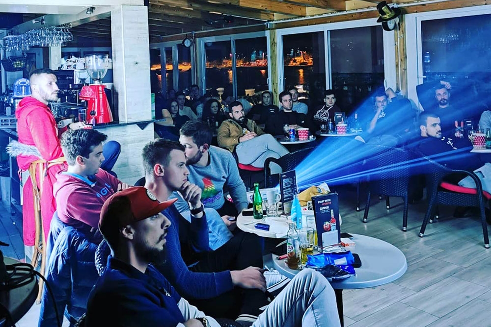 U organizaciji Udruge Mladih Ponat u Catamaranu održana prva filmska večer (FOTO)
