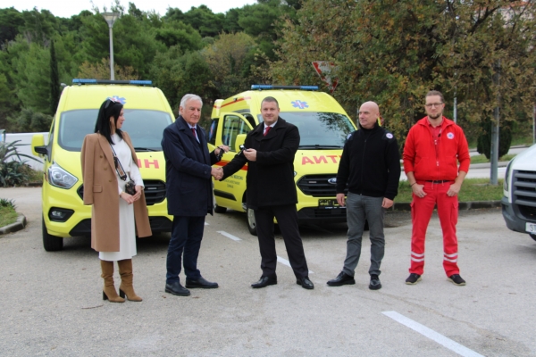 Župan Dobroslavić dodijelio ključeve dvaju novih vozila Zavodu za hitnu medicinu