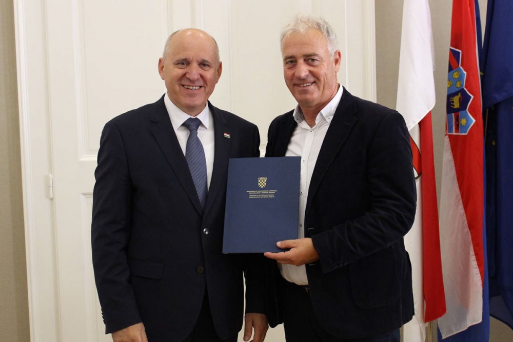 Ministar Bačić uručio Nardelliju odluke o sufinanciranju izrade prostornih planova nove generacije
