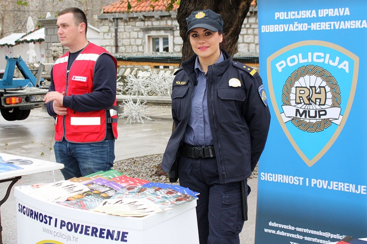 U doba Božićnih i Novogodi&scaron;njih blagdana i ove godine policijska akcija &bdquo;Mir i dobro&ldquo;
