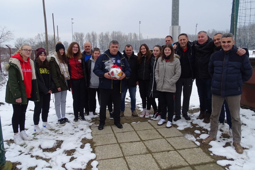 ŽNK Ombla donacijom životnih potrep&scaron;tina i voća pomaže sportskim prijateljima iz Siska &Scaron;NK Frankopan Galdovo (FOTO)