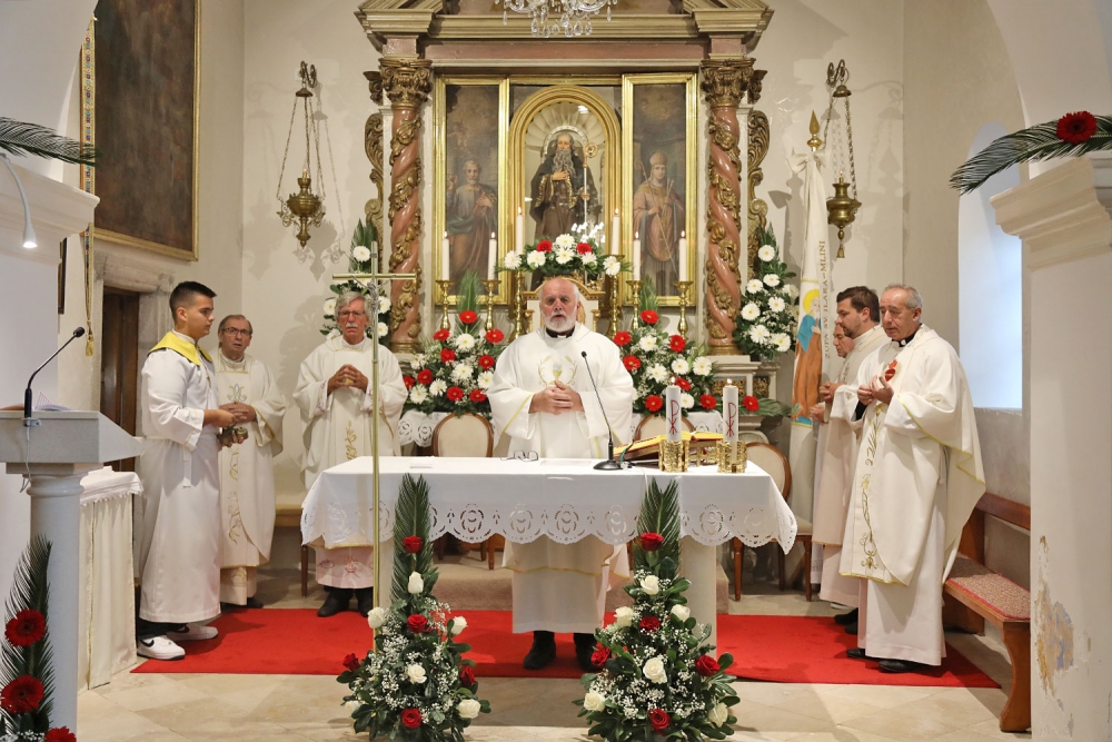 Pater Ike Mandurić predvodio sredi&scaron;nje euharistijsko slavlje proslave blagdana Svetog Ilara (FOTOGALERIJA)