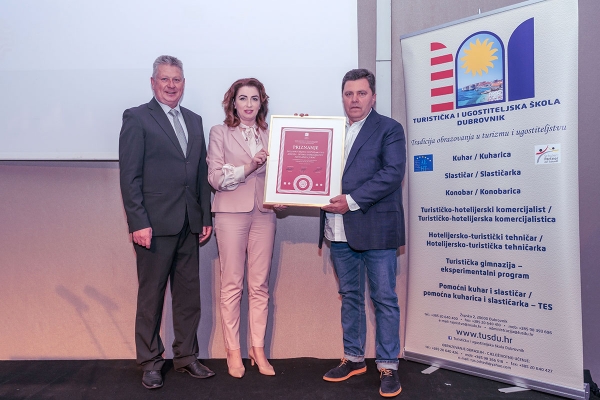 Dodijeljena priznanja za najbolja postignuća u gastronomiji u kategoriji seoska domaćinstva