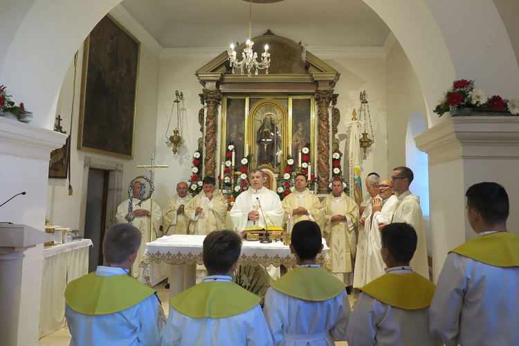 Proslava blagdana Sv. Ilara; Sredi&scaron;nje misno slavlje predvodio mons. Tomo Vuk&scaron;ić (FOTOGALERIJA)