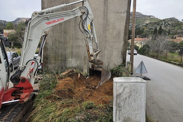 Zbog izvođenja radova neposredno uz ulicu Na Rijeci promet će se u četvrtak odvijat otežano