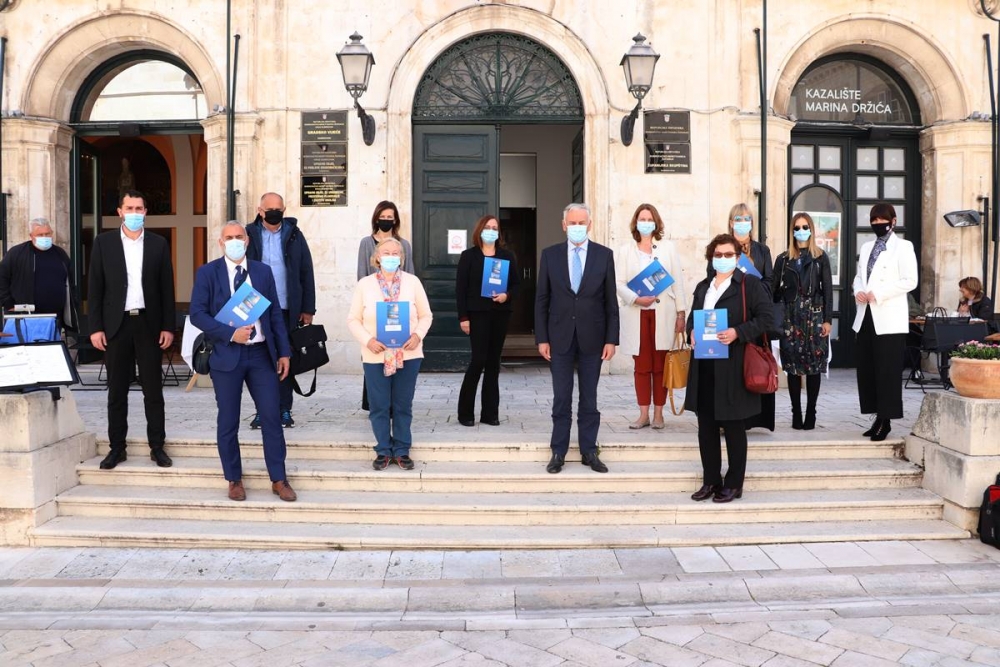 Potpisani ugovori o financiranju programa sa sedam udruga koje brinu o najranjivijim skupinama na&scaron;eg dru&scaron;tva