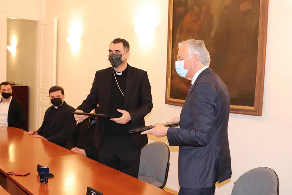 Povrat crkvenih matičnih knjiga koje su u vrijeme komunističkog režima oduzete Katoličkoj crkvi