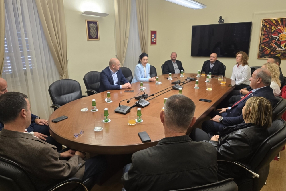 Župan Pezo primio dobrovoljne darivatelje krvi i predstavnike dru&scaron;tava Crvenog križa