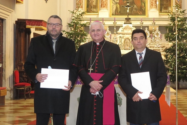 Festanjuli Feste sv. Vlaha 2022; pomorac Teo Grbić i obrtnik Toni Cvjetković, predvoditelj kardinal Cupich