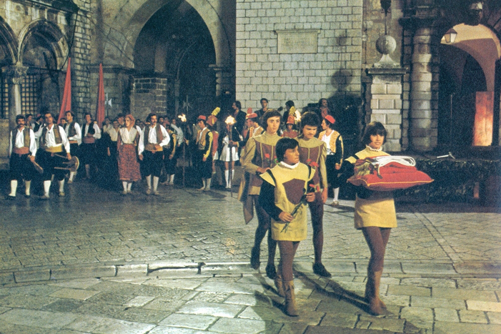 &Scaron;est desetljeća duga povijest Dubrovačkih ljetnih igara i Folklornog ansambla Linđo