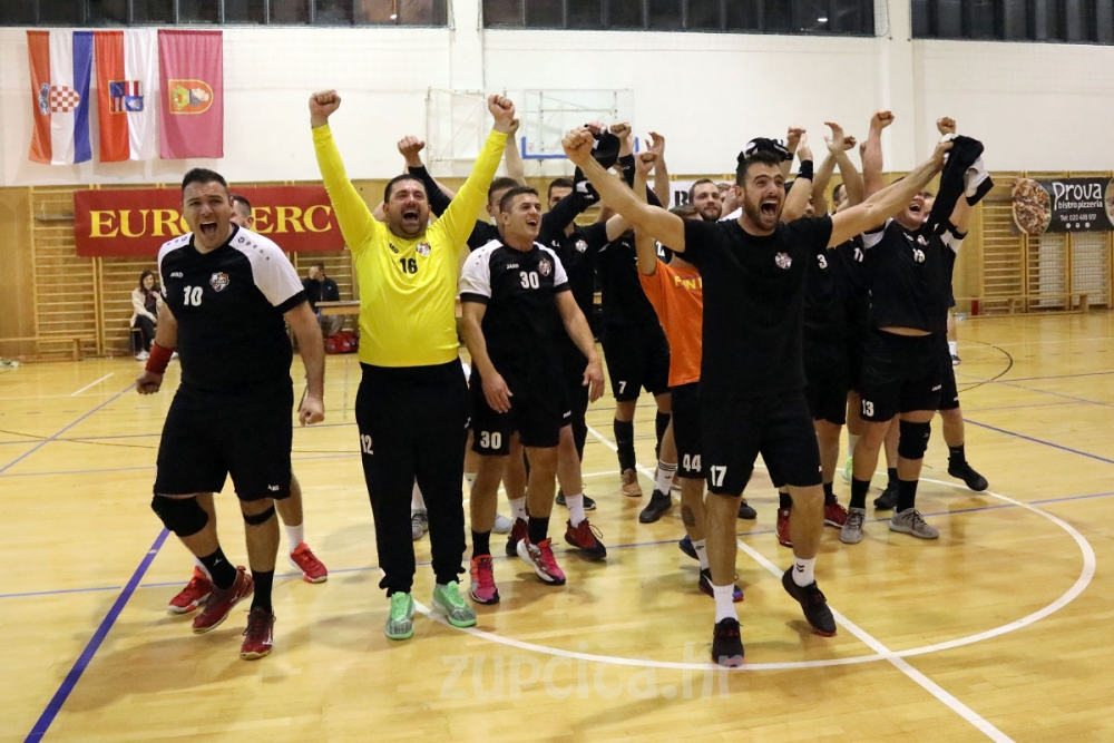 Fenomenalna atmosfera u dvorani na Mljekari; Ardiaei "potopio" RKHM Dubrovnik (FOTO / VIDEO)