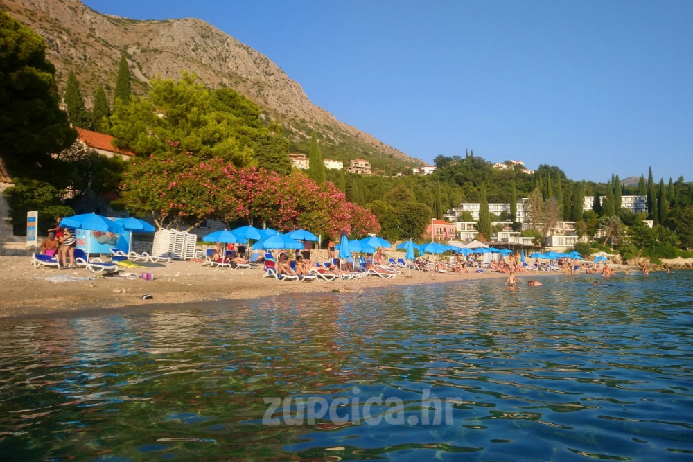 Preporuke za kupanje u moru; 15 osoba na 100 kvadrata plaže, u moru održavati distancu od 1,5 metra