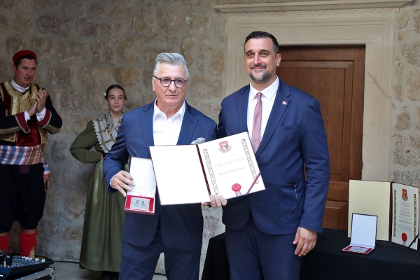 Nik&scaron;i Kristoviću uručena zahvalnica za 44 godine predanog rada u Općini